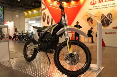Sur Ron Storm Bee : la nouvelle moto trial électrique chinoise révélée à EICMA