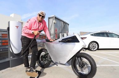 Cyberbike : cette moto électrique s’inspire du Tesla Cybertruck