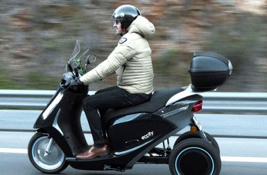 Eccity Motocycles présente un trois-roues électrique