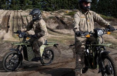 En Nouvelle-Zélande, l’armée teste des motos électriques à deux roues motrices