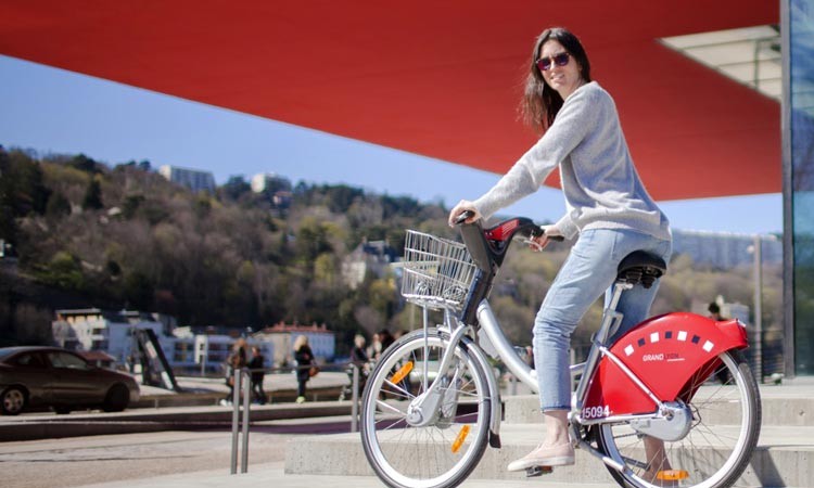 Lyon : le Vélo’V électrique arrivera en 2020
