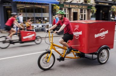 Livraisons en ville : les vélos cargos plus rapides que les utilitaires