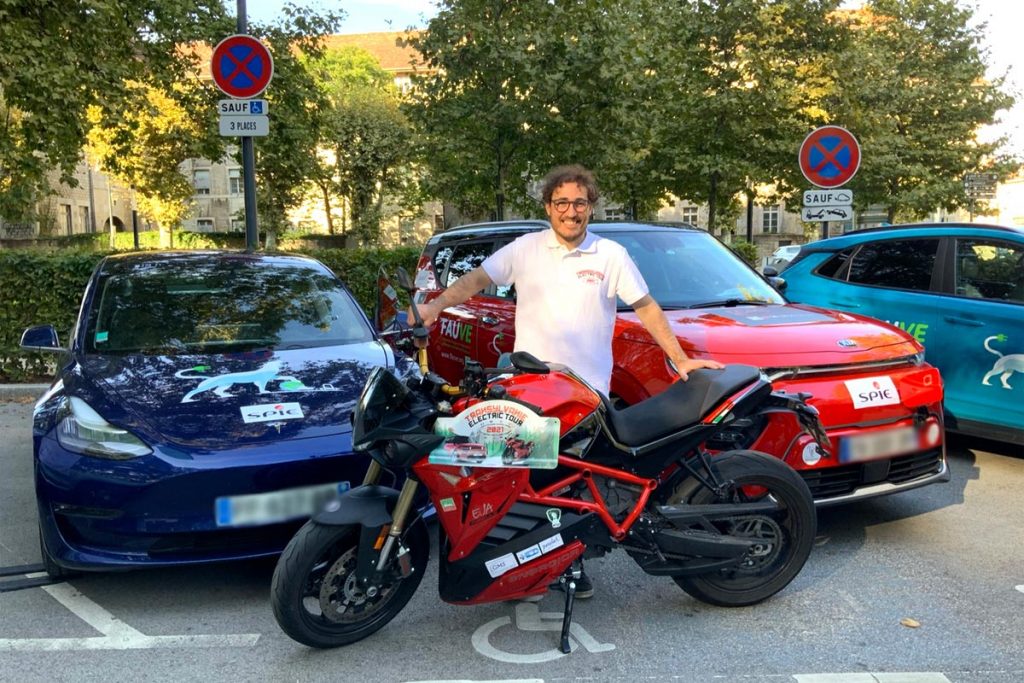 Jérémie Noirot et sa moto électrique Energica Eva Ribelle