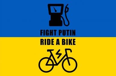 « Combattez Poutine, faites du vélo » : le slogan devenu viral