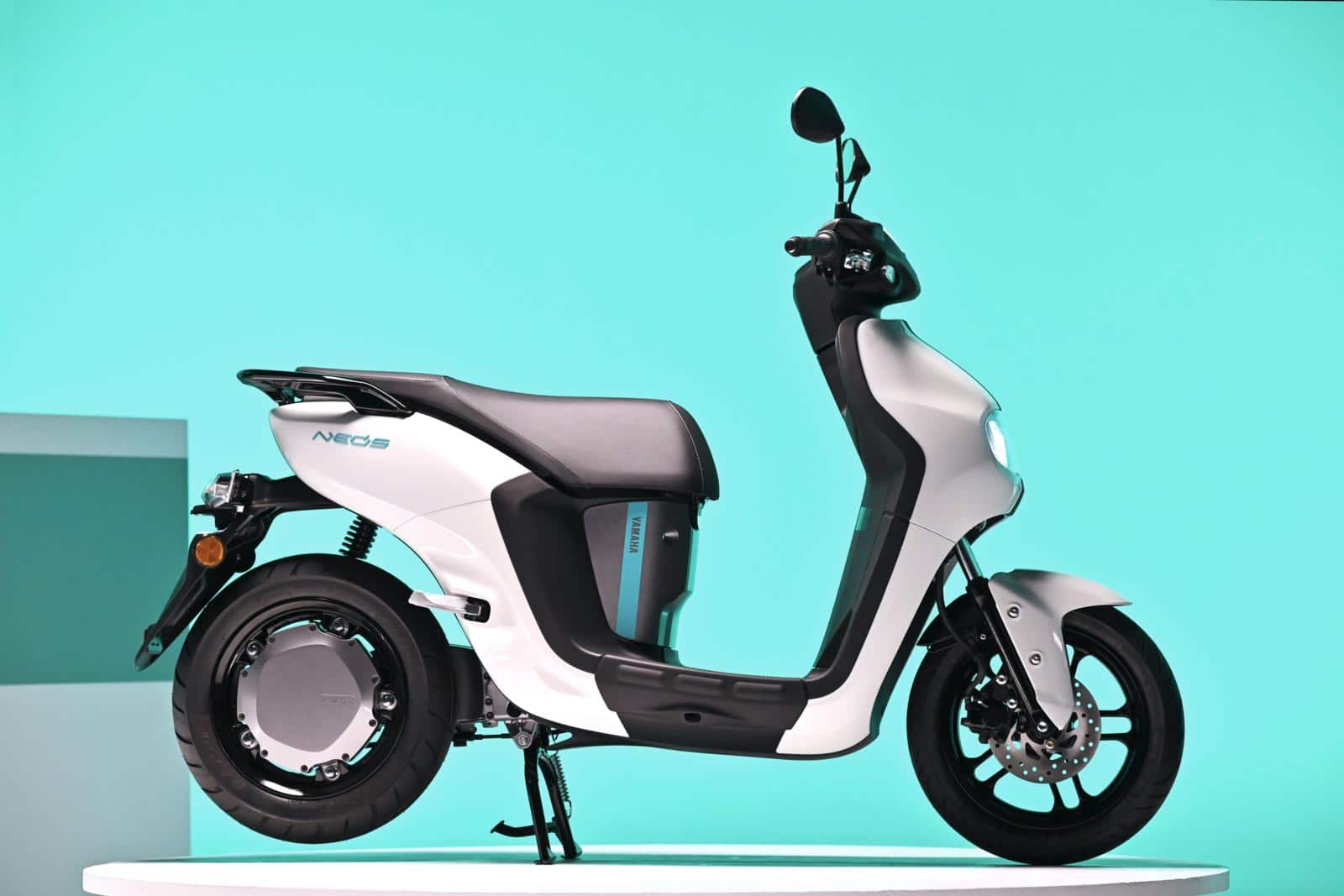 Avec NEO’S, Yamaha se lance dans le scooter électrique