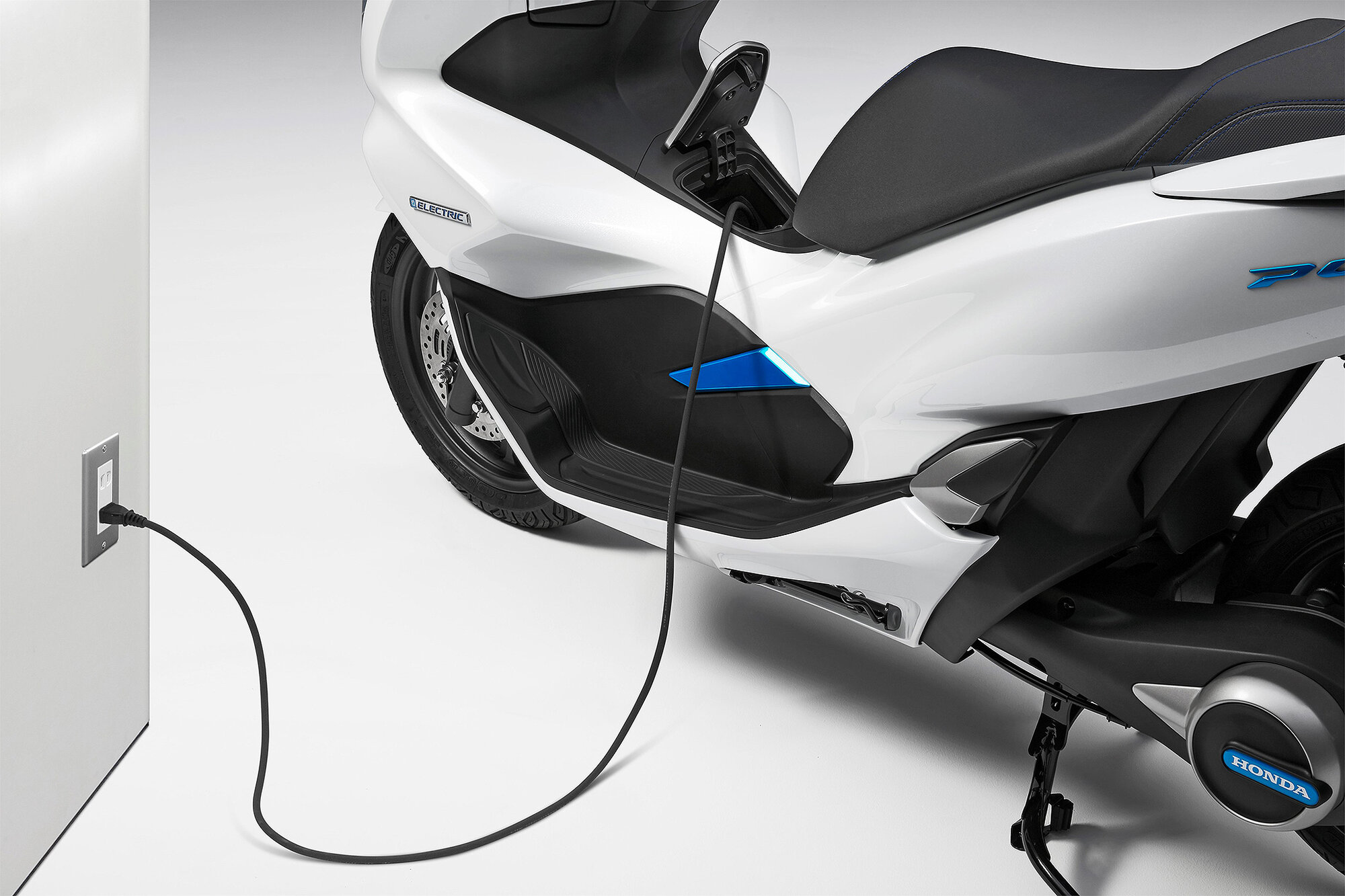 Motos et scooters électriques : Honda promet une avalanche de nouveautés