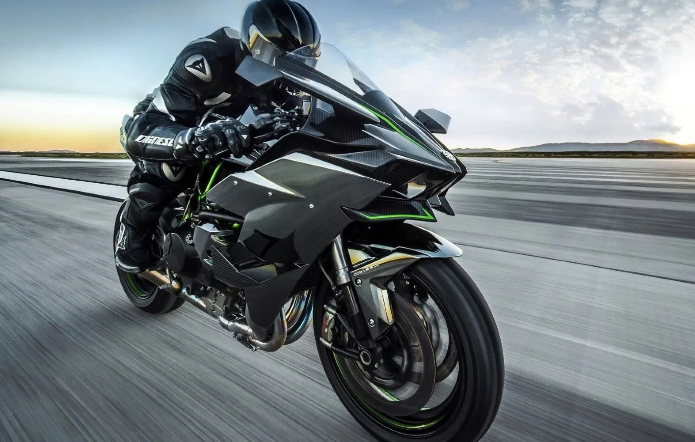 Bientôt une moto Kawasaki à moteur hydrogène ?