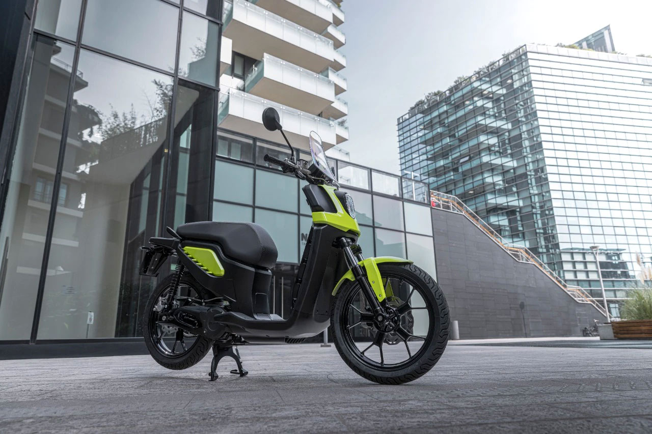 EICMA 2022 : Fantic dégaine son premier scooter électrique