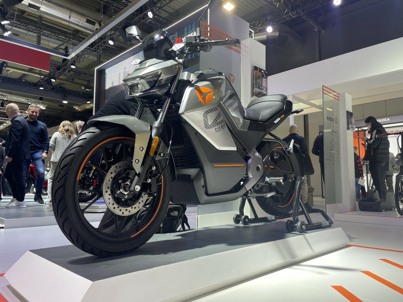 Yadea Keeness VFD : cette nouvelle moto électrique 125 pourrait faire un carton