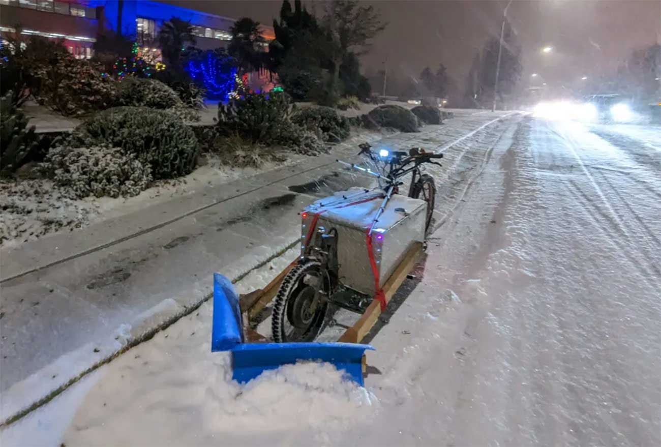 Insolite : il transforme son vélo électrique en chasse-neige !