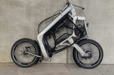 Ce vélo cargo électrique pliant s’emporte presque de partout