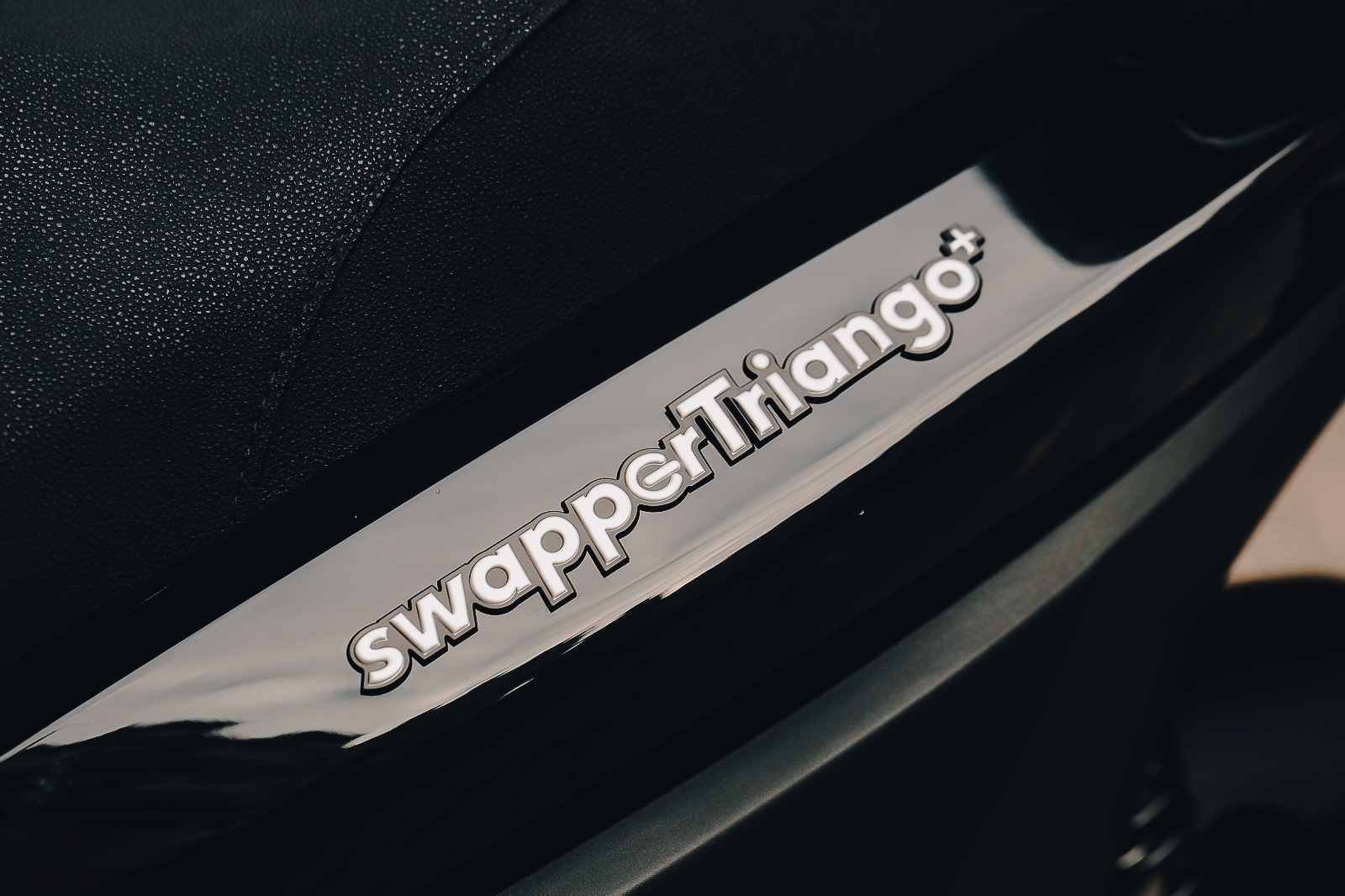 Zeway présente swapperTriango+, un scooter trois-roues électrique à  batteries interchangeables - Les Numériques