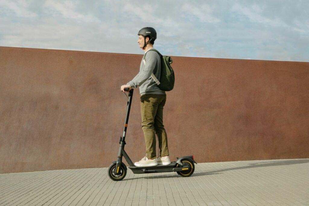 La MAX G2 E Powered by Segway supporte une charge maximale de 120 kg