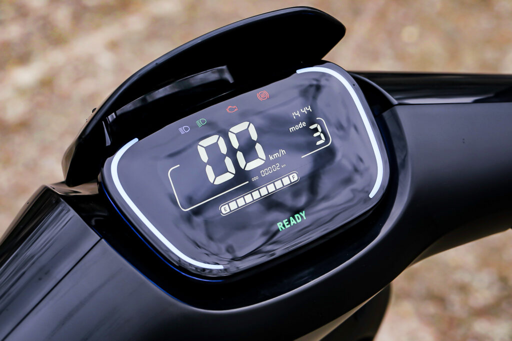 Essai Segway E300SE un 125 électrique tout équipé à moins