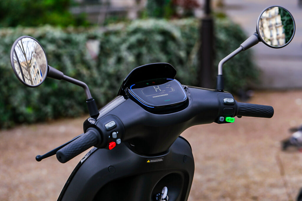 Essai Segway E300SE : Un 125 électrique Tout équipé à Moins De 5 000