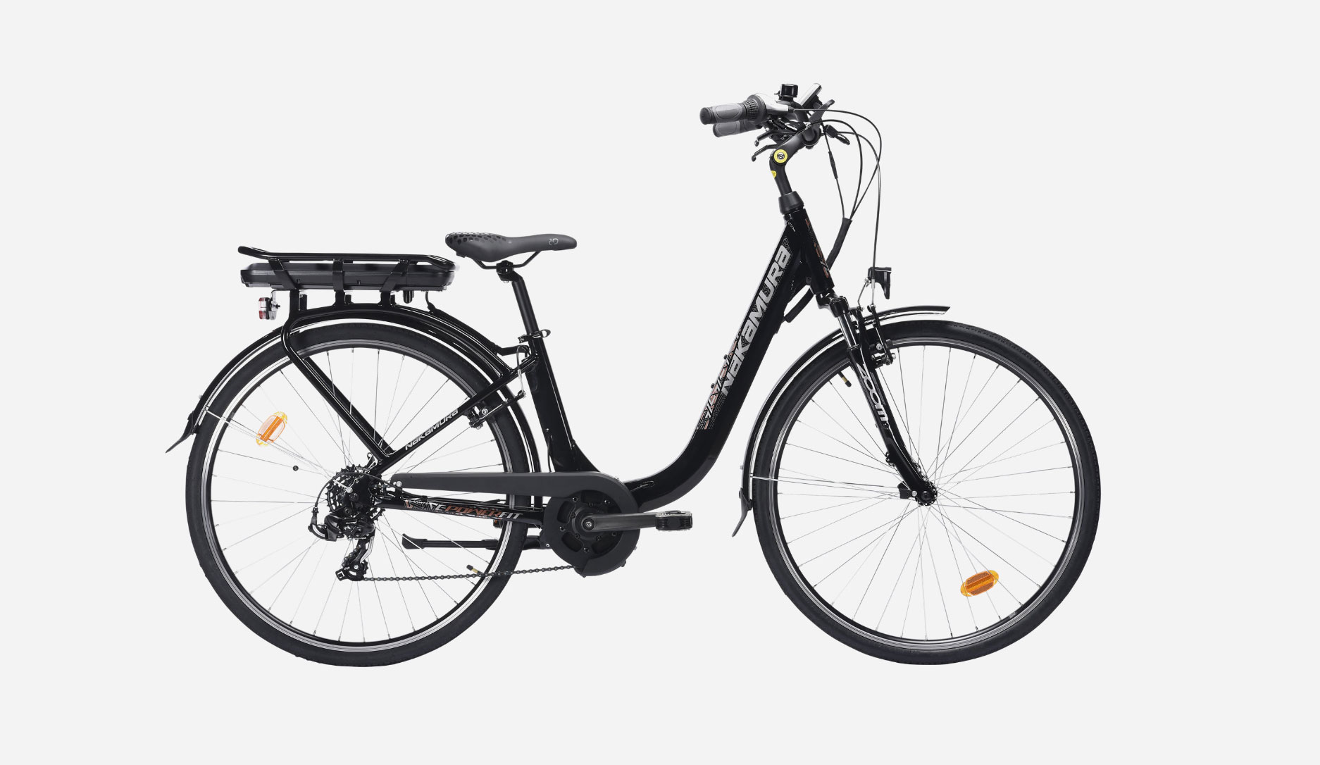 Vendu par Intersport, ce vélo électrique à moteur central coûte moins de 900 €