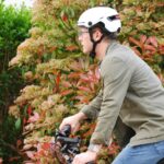 Casque vélo urbain Abus HUD-Y Ace avec visière et led arrière