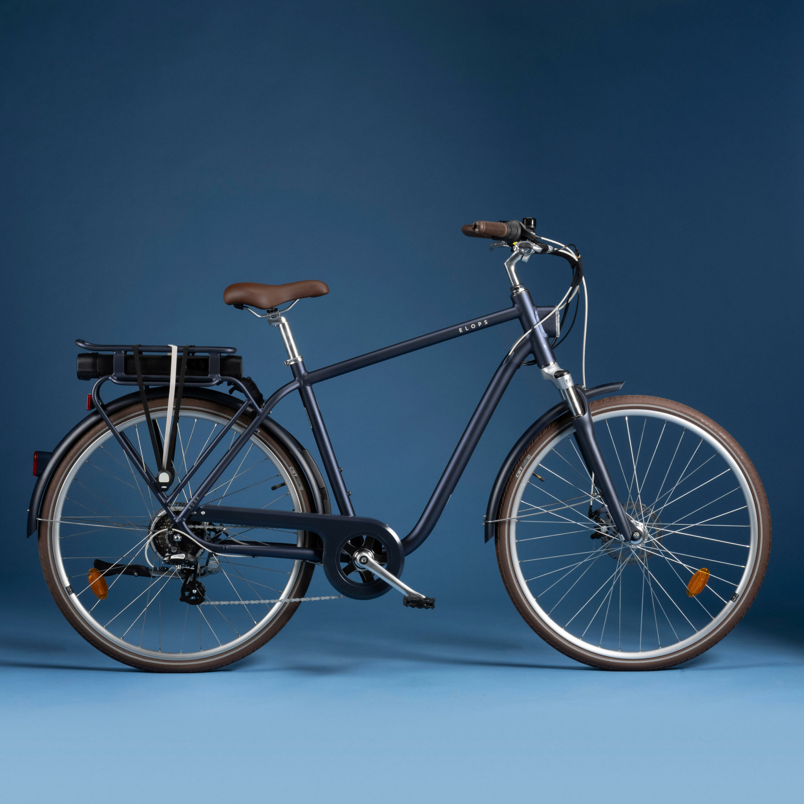 Bon plan – Decathlon passe son vélo électrique de ville Elops 900 sous la barre des 1 000 €