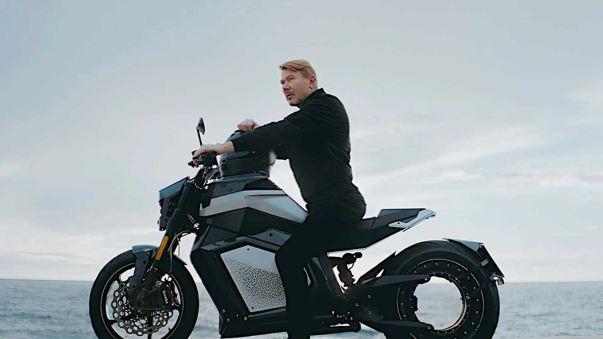 Moto électrique : la Verge de Mika Häkkinen est aussi musclée qu’intouchable