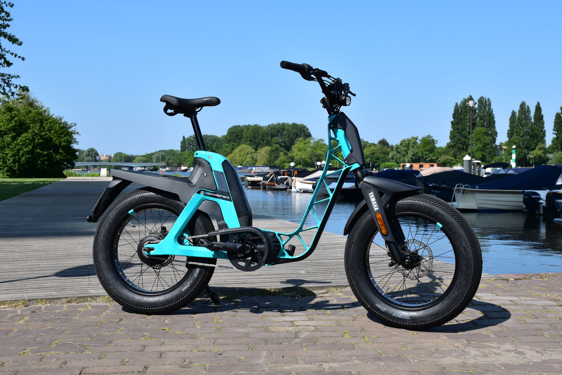 Essai Yamaha Booster électrique : mi-vélo, mi-scooter, 100 % fun ! -  Cleanrider