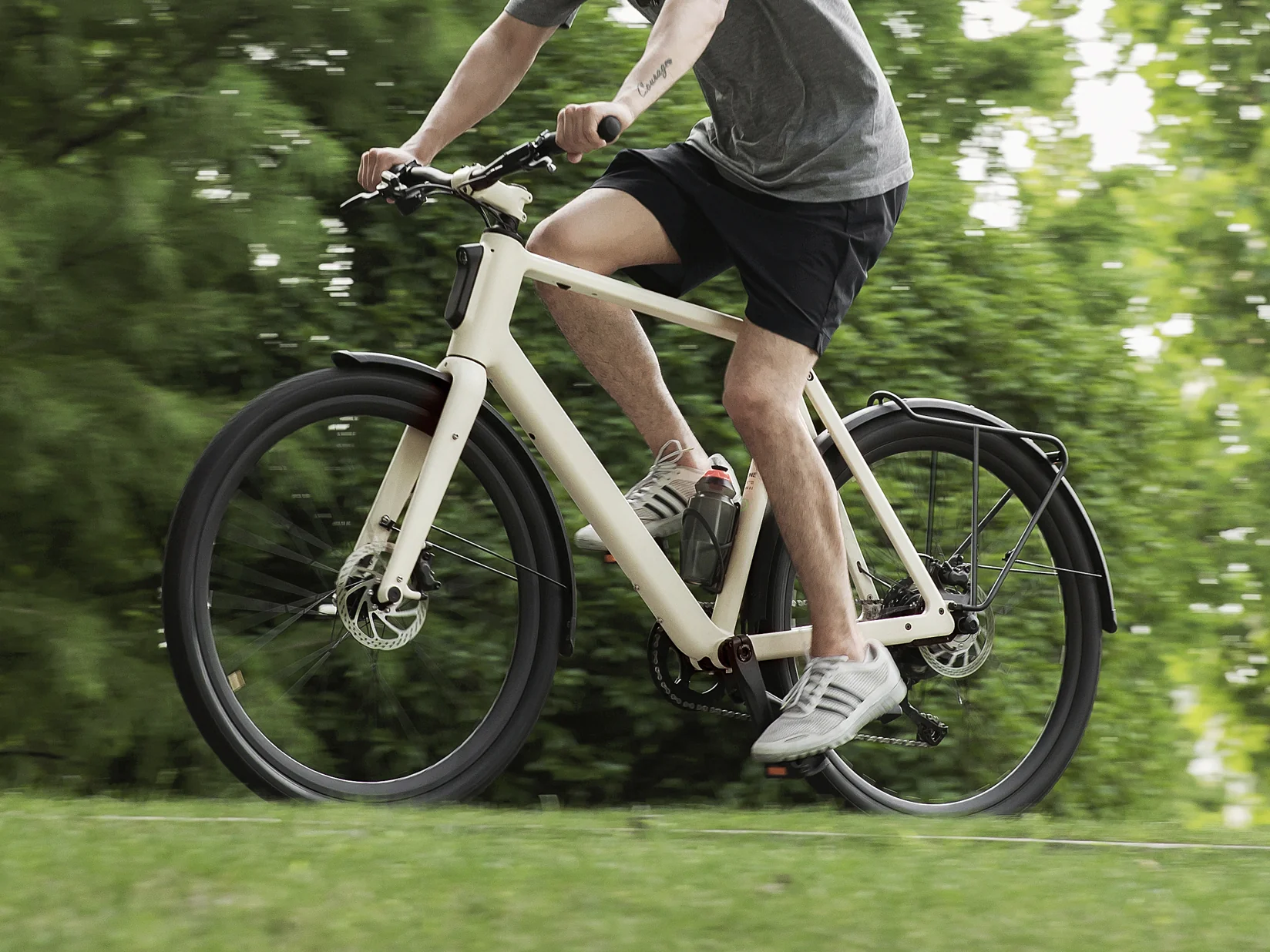 Lemmo One : un vélo hybride de 15 kg qui se transforme en électrique à la demande
