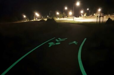 Au Mans, cette piste fluorescente éclaire les cyclistes