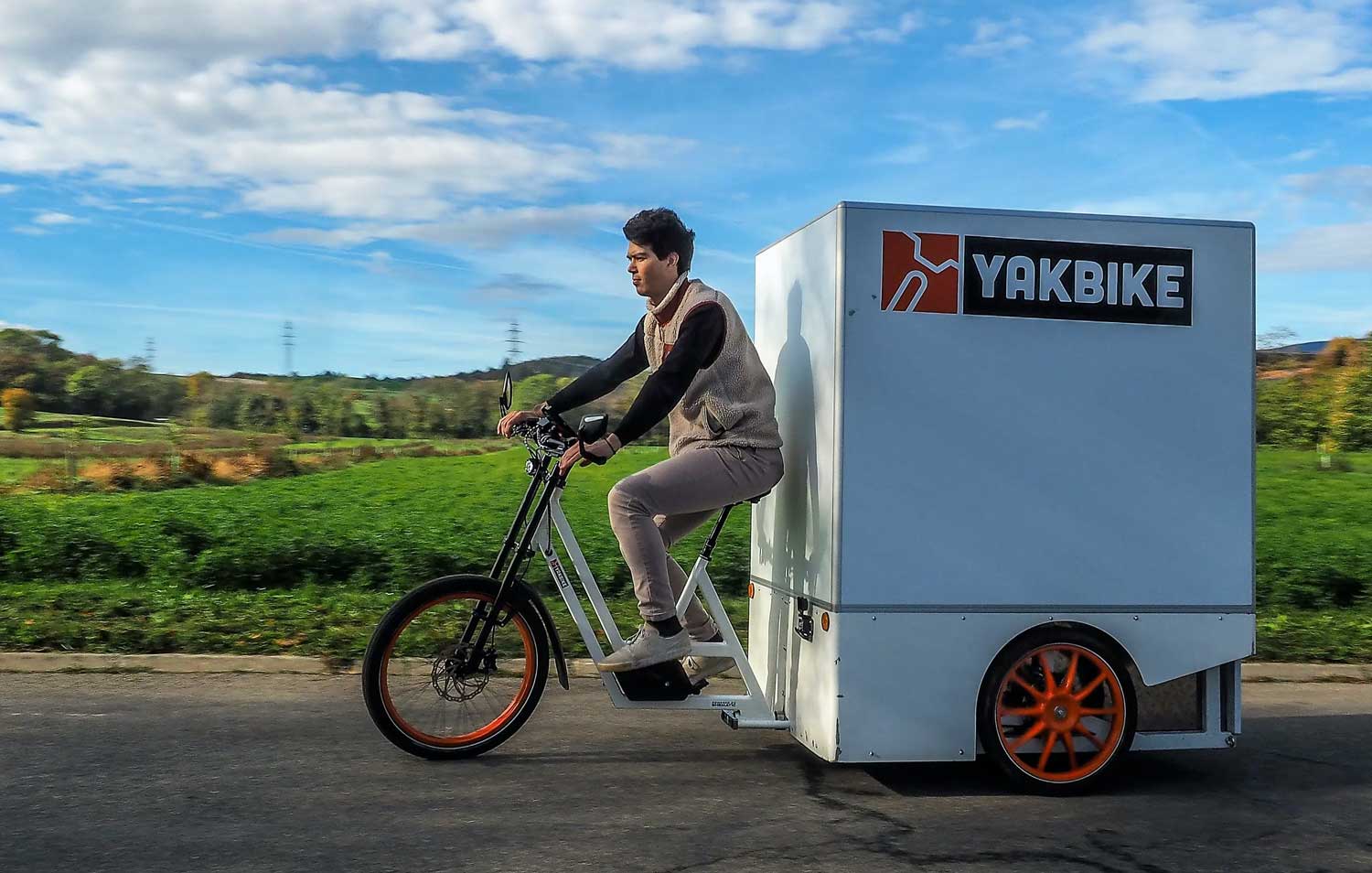 Sans chaine ni courroie, ce tricycle électrique veut révolutionner la livraison