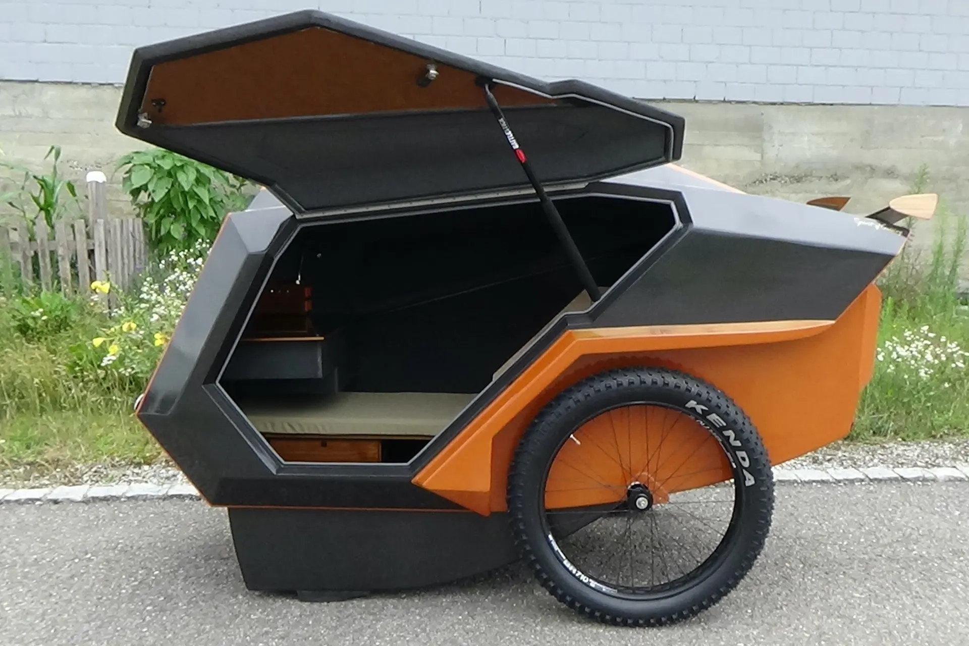 Cette caravane pour vélo électrique vise l’ultra luxe