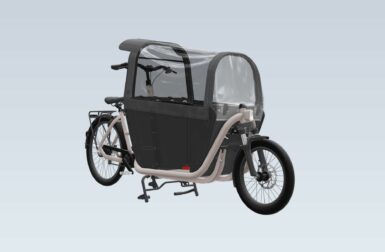 Decathlon Elops F900E : un vélo cargo électrique permettant de transporter 3 enfants