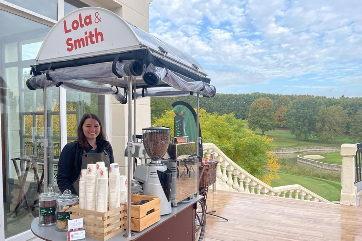 Lola & Smith : Des triporteurs électriques et solaires pour distribuer le meilleur du café