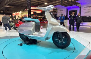 EICMA 2023 — Lambretta Elettra : un scooter 125 électrique futuriste qui envoie du lourd