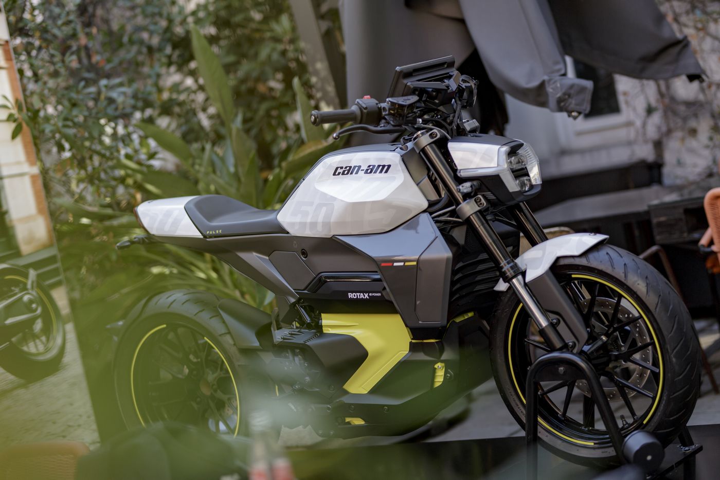 On a découvert les premières motos électriques Can-Am !