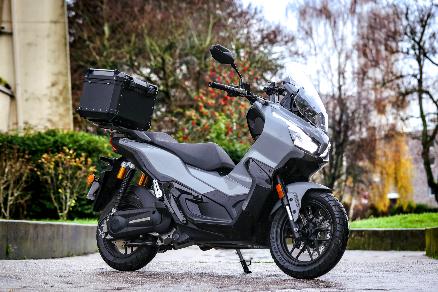 Zeway annonce un scooter électrique 125 à trois-roues à batteries amovibles  - Cleanrider