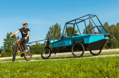 Cette incroyable remorque électrique se transforme en camping car amphibie