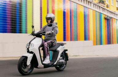 Nawa Racer, la moto électrique boostée aux super-condensateurs