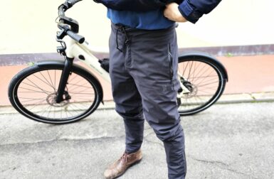 Flash Test : Chrome Storm Rain Pant, un pantalon de pluie pour vélo qui est presque parfait