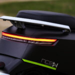 Signature lumineuse arrière du scooter électrique