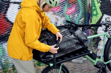 Ortlieb Duffle RC : un sac vélo imperméable de haute qualité pensé pour les vélocargos et le bikepacking