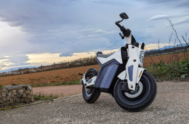 Naxeon I.AM : on a testé cette moto électrique 125 qui veut faire mal à la BMW CE 02