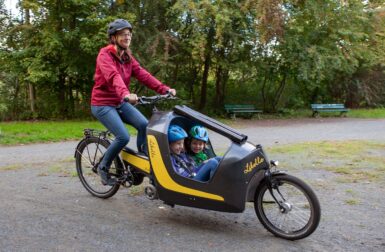 Ultra-original, ce vélo cargo électrique se transforme en poussette