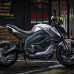 Un profil musclé pour la moto électrique 125