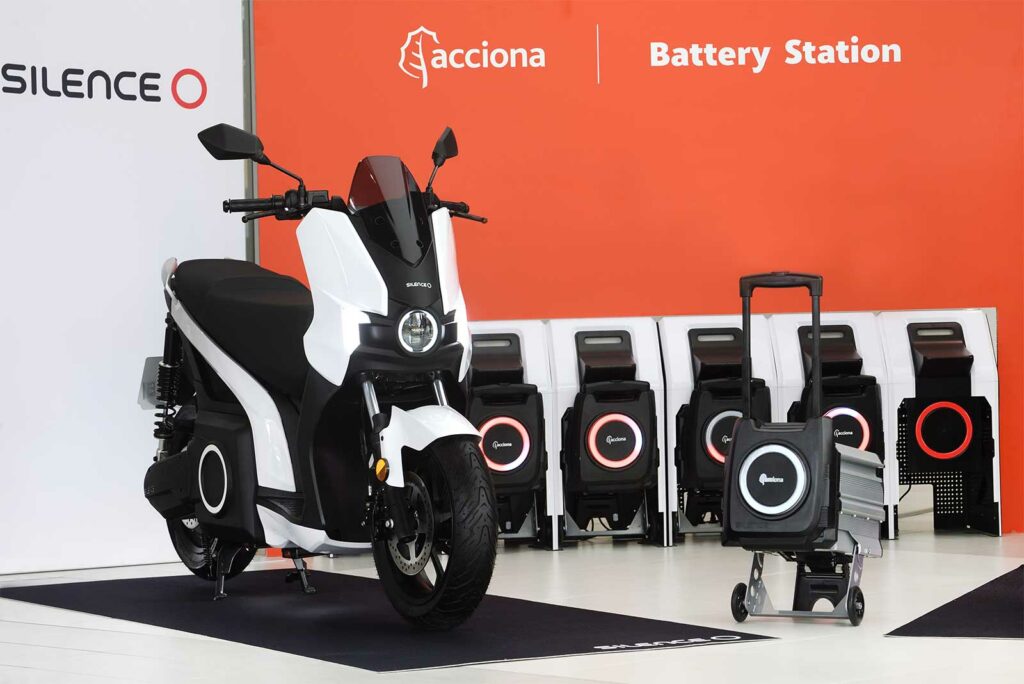 Surprise : Nissan se lance dans le scooter électrique
