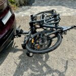 Zoom sur les sangles de fixation du Norauto e-Fit 300 pour vélos électriques