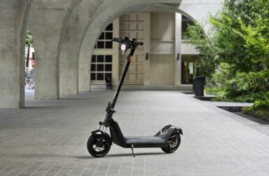 Test NIU KQi 300P : confort et puissance pour une trottinette électrique ultra-compétitive