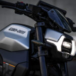 Face avant de la moto électrique