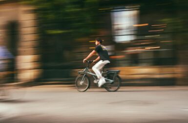 Vélo en France : la pluie freine les campagnes, mais les villes accélèrent