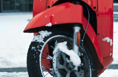 Scooter électrique : quels équipements pour se protéger en hiver ?