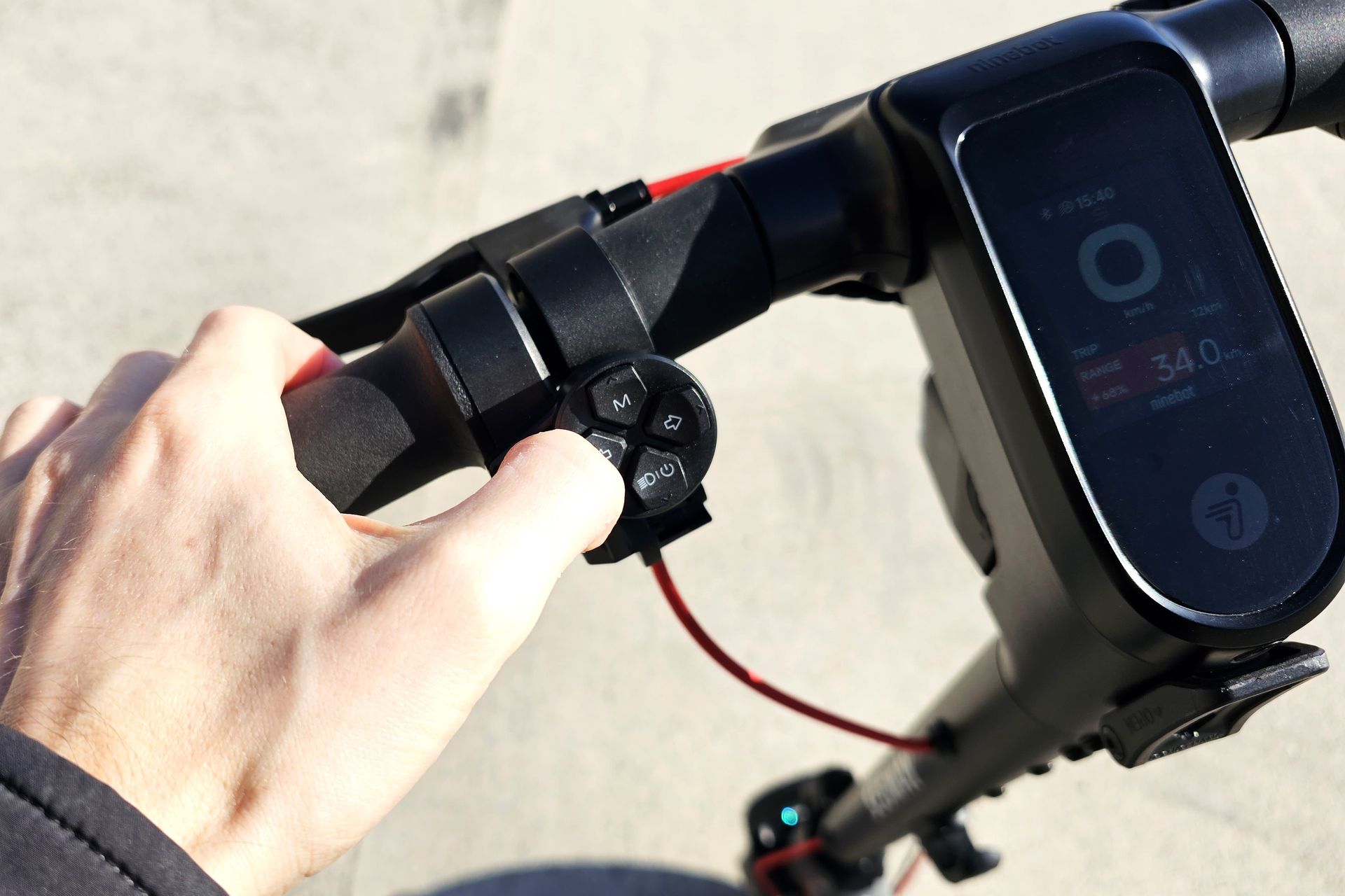 Ninebot F3 Pro E boutons clignotants