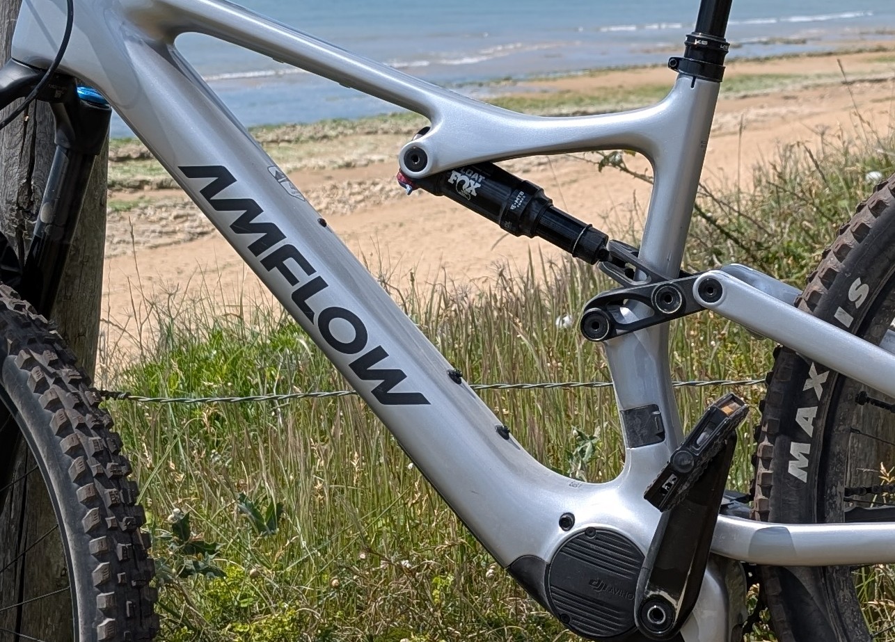 Test Amflow PL Carbon Le VTT lectrique DJI Avec Moteur Avinox test-amflow-pl-carbon-le-vtt-lectrique-dji-avec-moteur-avinox