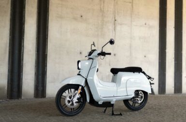 eSchwalbe L3e : batteries amovibles et moteur plus puissant… le scooter 125 électrique se remet au goût du jour